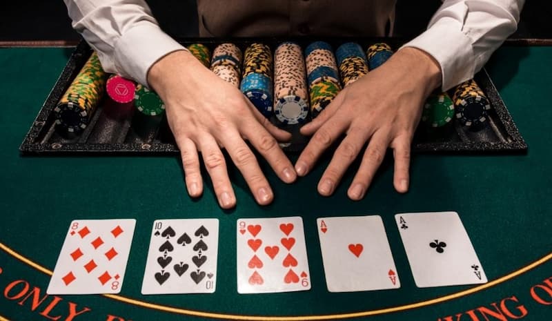 mỗi ván bài Texas Hold'em